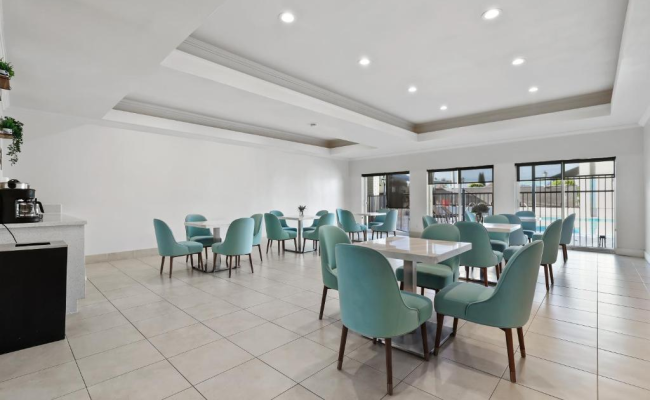 Brookhurst Plaza Inn