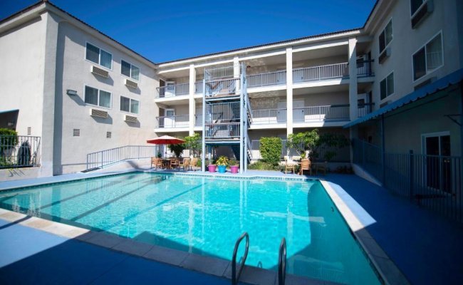 Brookhurst Plaza Inn