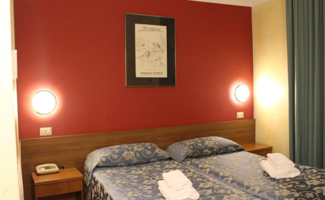 Club Hotel