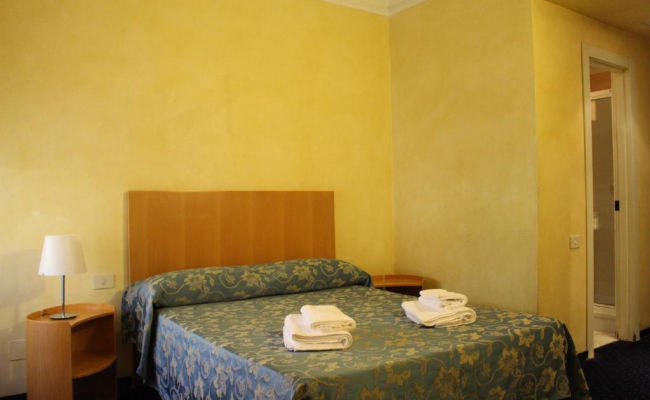 Club Hotel