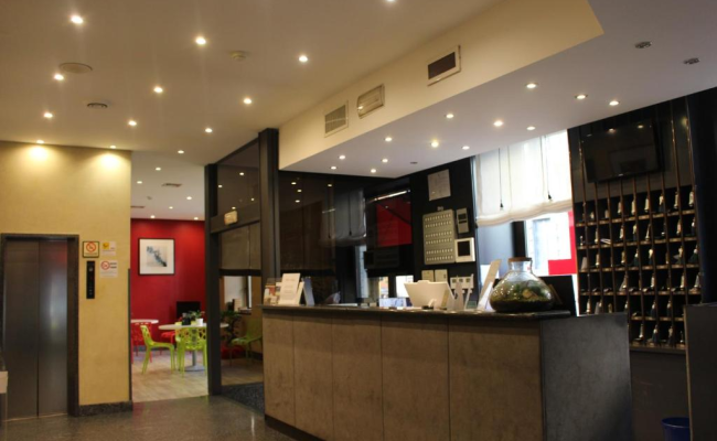 Club Hotel