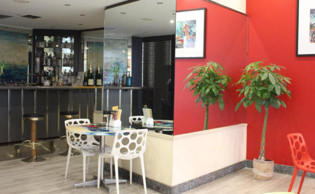 Club Hotel
