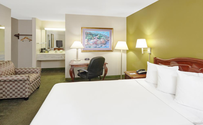 Chicago Lake Shore Hotel