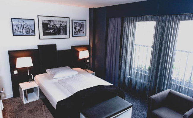 Hotel Bliss