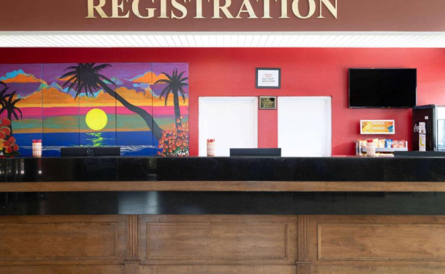 Ramada by Wyndham Kissimmee Downtown Hotel