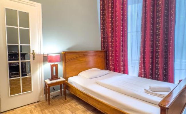 Hotel-Maison Am Olivaer Platz