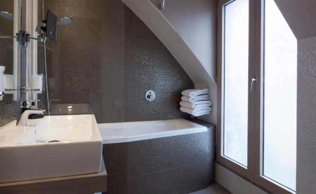 Hotel Jacques De Molay