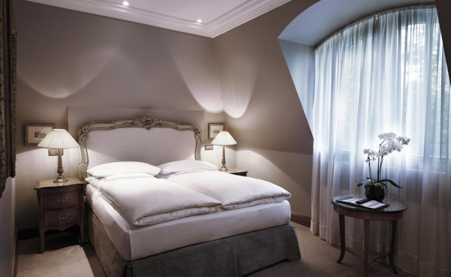 Schlosshotel Berlin by Patrick Hellmann