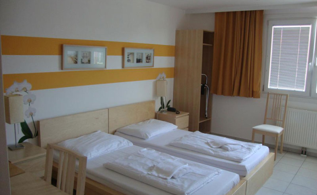 Lenas Donau Hotel
