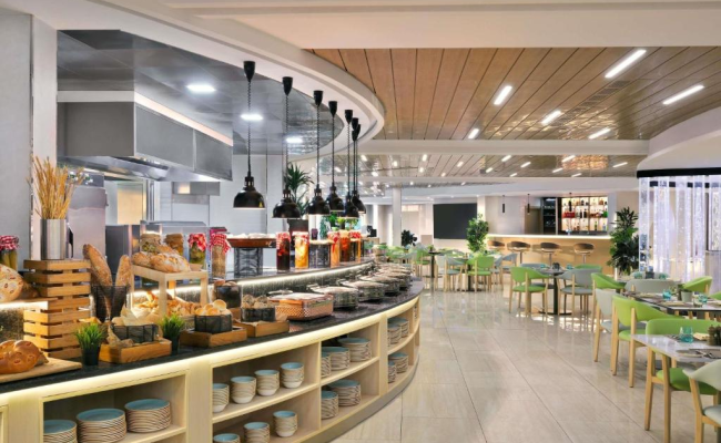 Swissotel Al Murooj Dubai