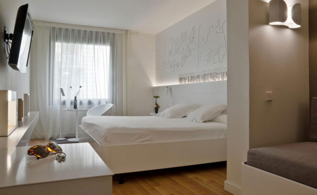 Pol & Grace Hotel