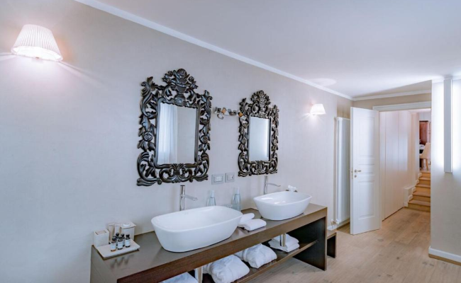 TownHouse 33 Boutique Hotel