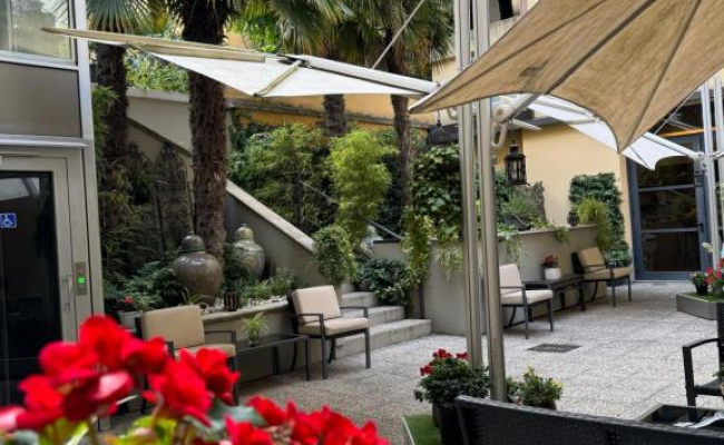 TownHouse 33 Boutique Hotel