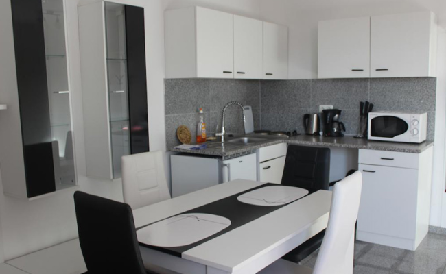 Lipp Apartments