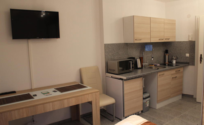 Lipp Apartments