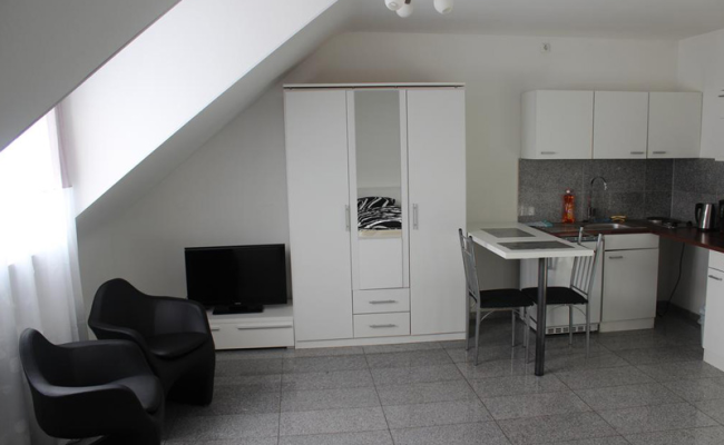 Lipp Apartments
