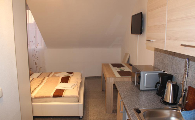 Lipp Apartments
