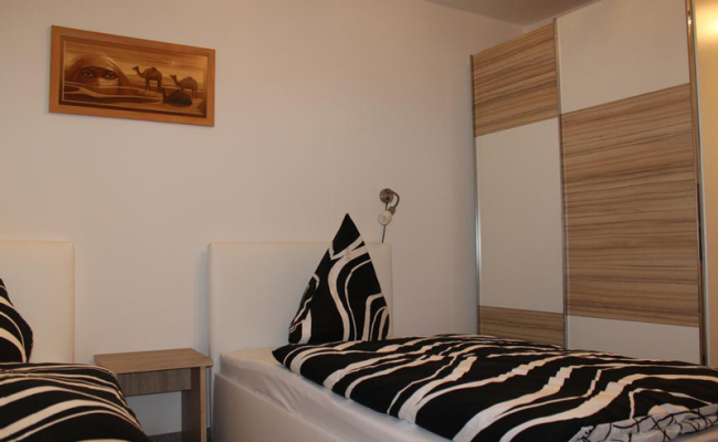 Lipp Apartments