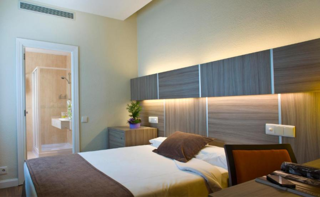 Hotel Serrano