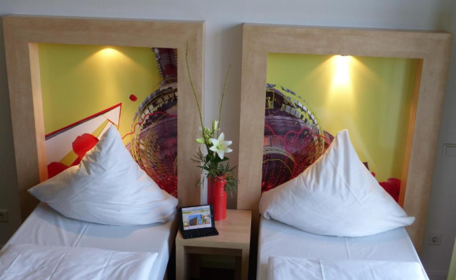 H+ Hotel 4Youth
