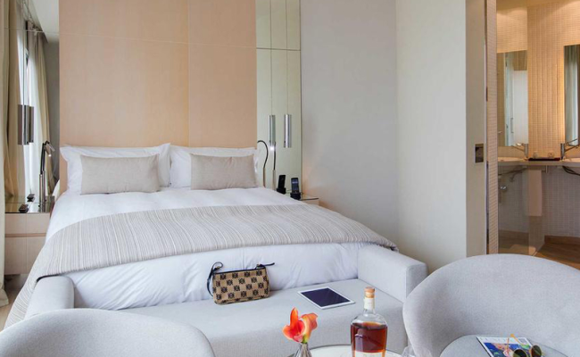 Cram Hotel