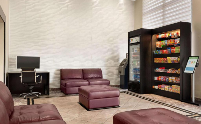Days Inn & Suites by Wyndham Anaheim At Disneyland Park