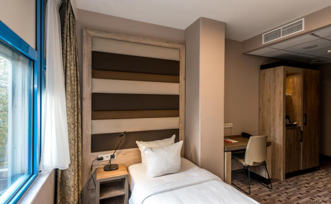 XO Hotels Blue Square