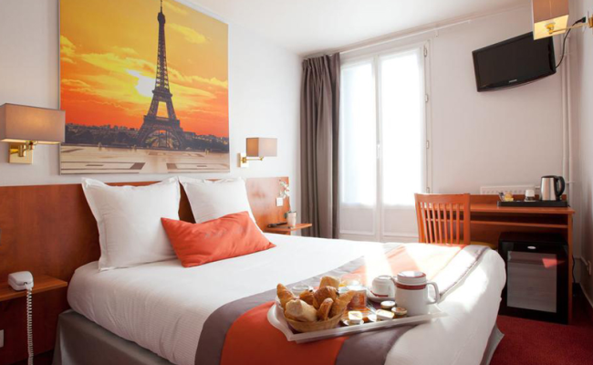 Alyss Saphir Cambronne Eiffel