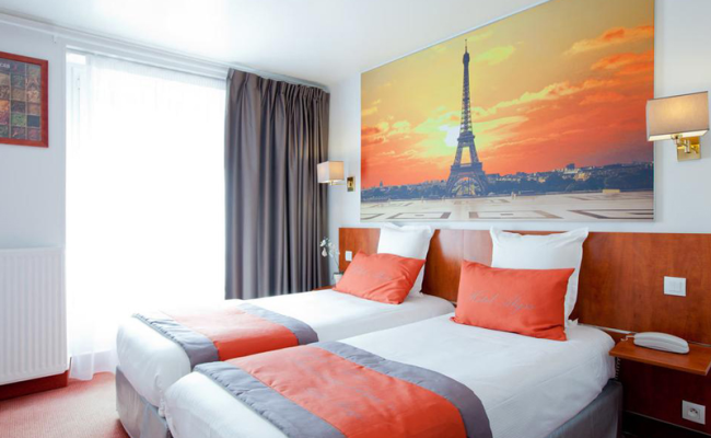 Alyss Saphir Cambronne Eiffel