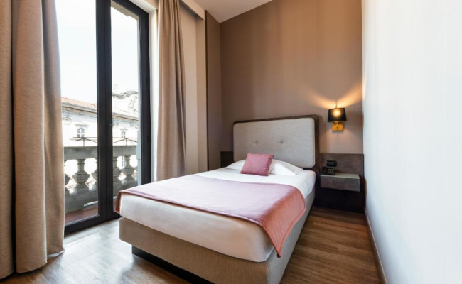 Mokinba Hotels King