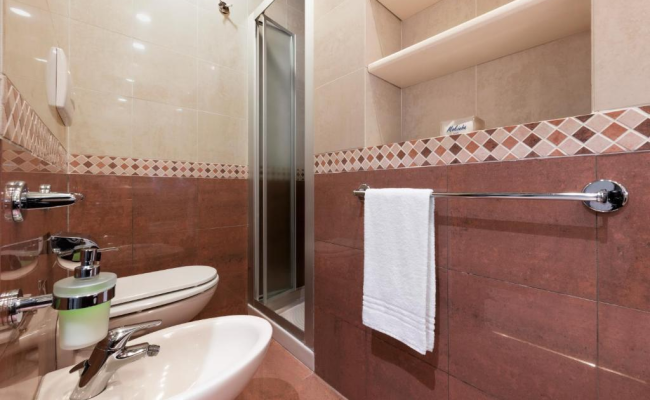 Mokinba Hotels King