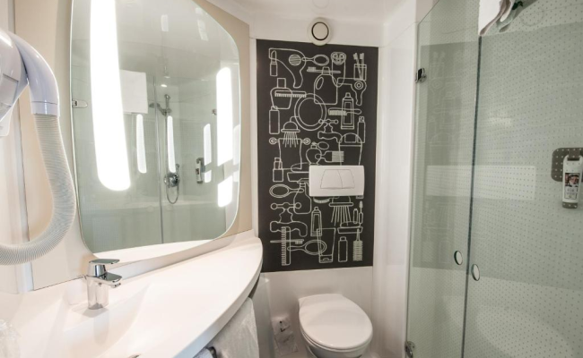ibis Paris La Defense Courbevoie