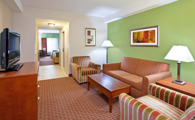 Holiday Inn Express & Suites Niagara Falls