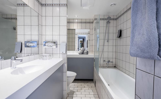 Best Western Plus Airport Hotel