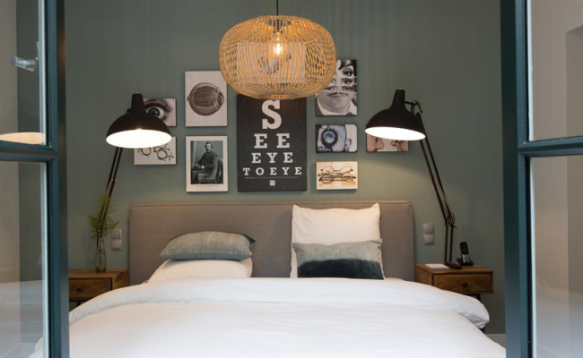 Eye Hotel