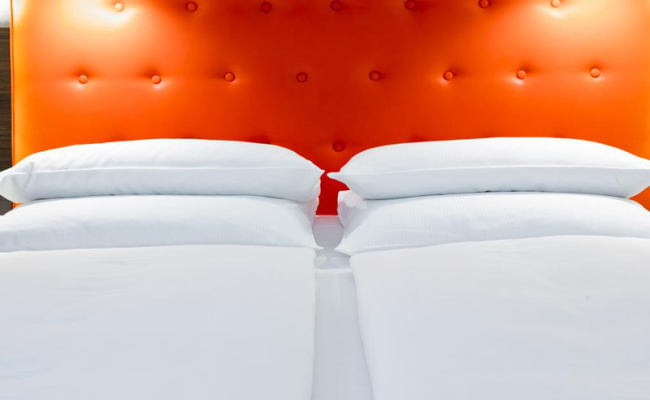 Select Hotel Berlin The Wall