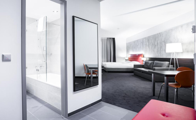 Select Hotel Berlin The Wall