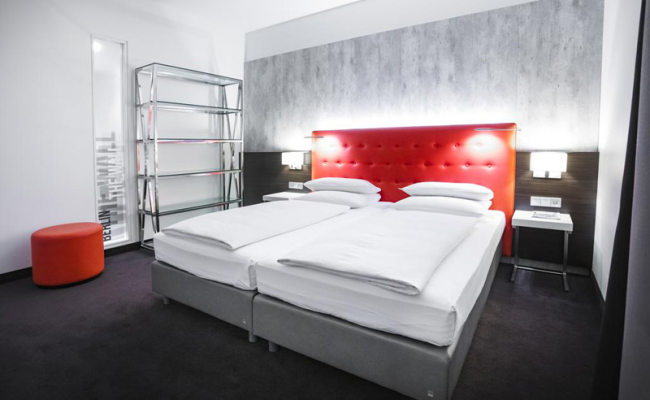 Select Hotel Berlin The Wall