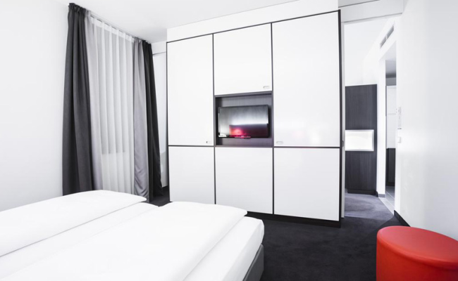 Select Hotel Berlin The Wall