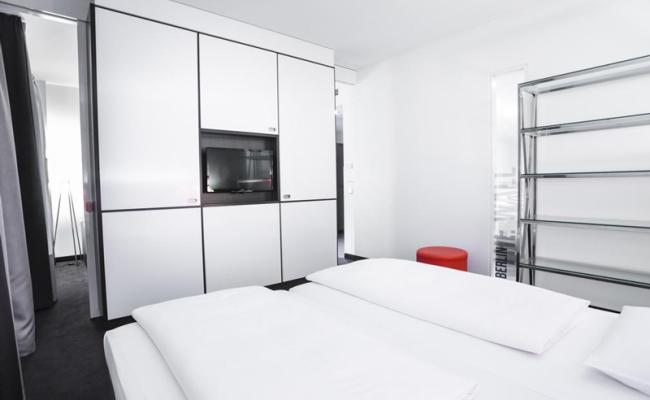 Select Hotel Berlin The Wall