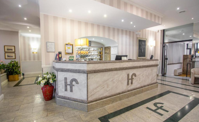 Hotel Flora