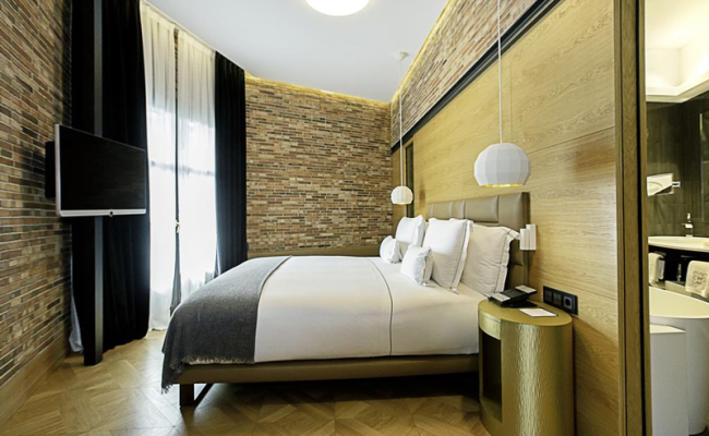 Monument Hotel