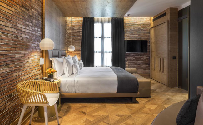 Monument Hotel