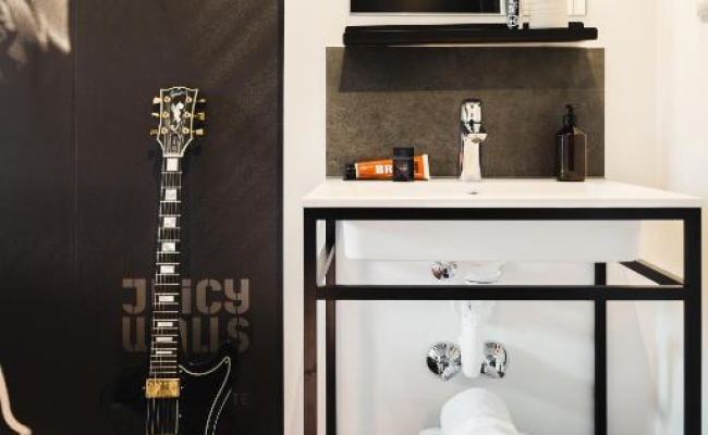 Pyjama Park, Reeperbahn