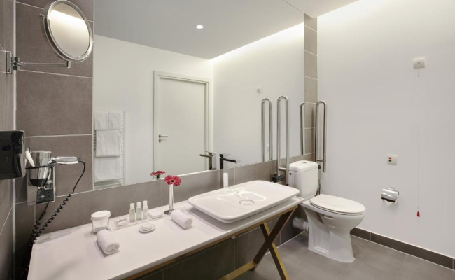 Crowne Plaza Berlin - Potsdamer Platz, an IHG Hotel