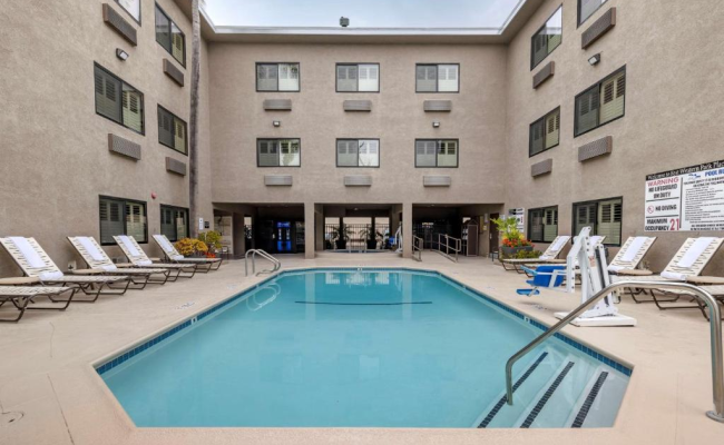 Best Western Plus Park Place Inn & Mini-Suites