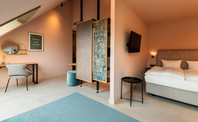 MIANO Hotel & Bar