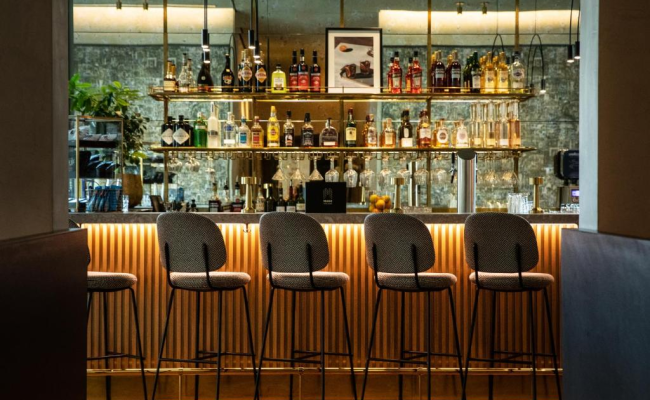 MIANO Hotel & Bar