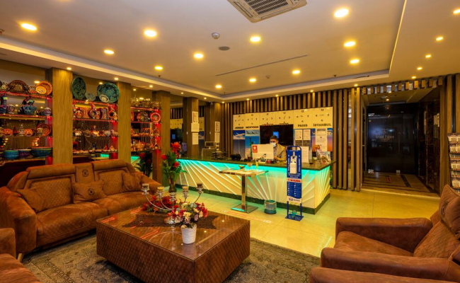 Grand Palace Hotel