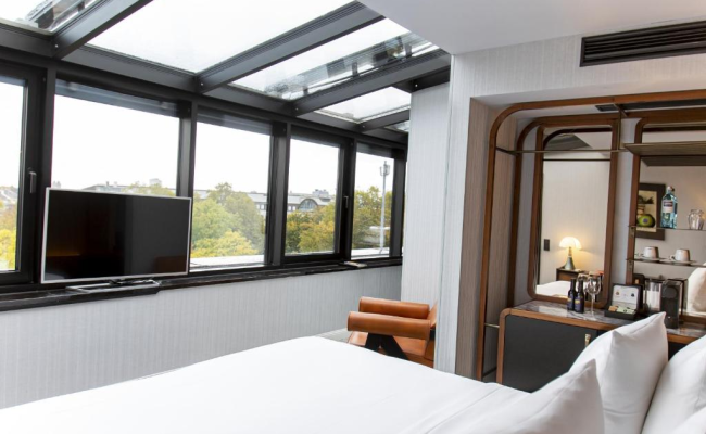MUZE Hotel Dusseldorf - Handwritten Collection